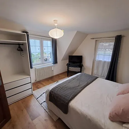 BERNAY Chambre avec Salon, salle d'eau privative et entrée indépendante