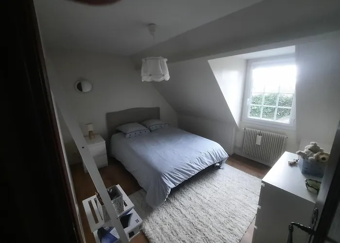 Avec Salle D'eau Privative Et Entree Independante Проживание в семье Берне