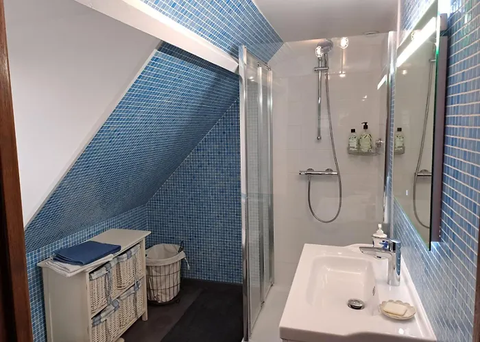 Avec Salle D'eau Privative Et Entree Independante * Берне